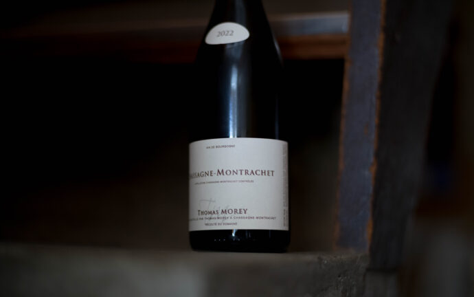 TOMAS　MOREY　CHASSAGNE-MONTRACHET＆SAINT-AUBIN　2020 トーマス・モレ　シャサーニュモンラッシェ　サントーバン　元ＤＲＣモンラッシェ醸造長　希少品　限定品　レア　激ウマ　ブルゴーニュ　BOURGOGNE 正規輸入元　正規輸入品　作品　白ワイン　
（株）富屋酒店 かぶしきがいしゃ とみやさけてん カブシキガイシャ　トミヤサケテン TOMIYA SAKETEN 　愛知県名古屋市瑞穂区上坂町1-41-2　地酒屋　豊盃　HOUHAI ほうはい　ホーハイ　三浦酒造  MIURASHUZO日高見　ひたかみ　ヒタカミ HITAKAMI  平孝酒造　HIRAKOSHUZO 天の戸 アマノト　あまのと　AMANOTO　浅舞酒造ASAMAISHUZO　飛露喜 HIROKISHUZOHONTEN　廣木酒造本店　HIROK　大那 DAINA　ダイナ　だいな　菊の里酒造　KIKUNOSATOSHUZO　旭興　KYOKUKO　きょくこう　キョクコウ　渡邉酒造　WATANABESHUZO　仙禽 SENKIN　せんきん　センキン（株）せんきん SENKIN鶴齢　カクレイ　かくれい KAKUREI　青木酒造　AOKISHUZO謙信 ケンシン　けんしん KENSHIN池田屋酒造 IKEDAYASHUZO 白岳仙 HAKUGAKUSEN　ハクガクセン　はくがくせん　安本酒造 YASUMOTOSHUZO 群馬泉 グンマイズミ　ぐんまいずみ 島岡酒造 SHIMAOKASHUZO  喜久醉 きくよい キクヨイKIKUYOI 青島酒造 AOSHIMASHUZO 長珍 ちょうちん　チョウチン長珍酒造CHOCHINSHUZO　みねたからみりん　峯寳 味醂　一子相伝 ミネタカラ　いっしそうでん　イッシソウデン　小笠原味醂 OGASAWARA MIRIN

瀧自慢　たきじまん　タキジマン　瀧自慢酒造　TAKIZIMANSHUZO　田光　TABIKA 早川酒造  HAYAKAWASHUZO　作　ZAKU ざく ザク 清水清三郎商店 SHIMIZUSEIZABUROSHOTEN  篠峯　櫛羅　しのみね　シノミネ　くじら　クジラ　千代酒造　CHIYOSHUZO　雑賀　さいか　サイカ　九重雑賀  KOKONOESAIKA　紀土　鶴梅　無量山　きっど　キッド　KID 　ツルウメ　つるうめ　TURUUME　ムリョウザン　むりょうざん　MURYOZAN　平和酒造　HEIWASHUZO　蒼空　そうくう　ソウクウ　SÔKÛ　藤岡酒造　HUJIOKASHUZO 　宝剣　HOUKEN  宝剣酒造　ほうけんしゅぞう　ホウケンシュゾウ　HOKENSHUZO　清酒竹鶴　小笹屋竹鶴　せいしゅたけつる　セイシュタケツル　おささやたけつる　オササヤタケツル　竹鶴酒造　TAKETURUSHUZO
石鎚　いしづち　イシヅチ　石鎚酒造　ISHIDUCHISHUZO　土佐しらぎく　とさしらぎく　トサシラギク　仙頭酒造場　せんとうしゅぞうじょう　SENDOSHUZOZYO
　
 ブルゴーニュワイン　BOURGOGNE  ボルドーワイン　BORDEAUXカリフォルニアワイン CALIFORNIA  シャンパーニュ  SHAMPAGNEアルザスワイン ALSACE ドイツワイン WEIN GERMAN WINE 専門店　ライカM11　ズミルックス50　レンズ　代表　上田豊二　　きき酒師　焼酎アドバイザー　シャンパーニュシュヴァリエ　堀田駅より徒歩10分　熱田神宮駅より徒歩10分
市バス　牛巻より徒歩３分　地下鉄堀田駅より徒歩１５分　名古屋高速堀田出口より車で２分　牛巻交差点より徒歩５分　レトロ街並み　瓦屋根　裏道　大通りより二本入る　CLASSIC CARクラッシックカー CLASSIC BIKE　クラッシックバイク INTERIA　インテリア　　FASHION　ファッション　MUSIC　音楽　LOVE　SAKE SHOP　酒屋
センス　クリエイト　おたく　　MANIAマニア MOVIE　映画　CINEMA シネマ　2024年春オープン予定 いいねタウン瑞穂 iiNE マルシェ内　グランクレア瑞穂 いいねタウン瑞穂  愛知県名古屋市瑞穂区宝田町四丁目2番、3番2　春敲町三丁目23番1（地番） 魚太郎　UOTARO MIZUHO うおたろう　ウオタロウ　なごやみずほてん　ナゴヤミズホテン　 名古屋瑞穂店  車で1分　徒歩5分　丸明 瑞穂店  MARUAKI MIZUHO　マルアキ ミズホテン　まるあき みずほてん　 徒歩10分　車3分　焼肉 美奈登  ヤキニクミナト　やきにくみなと YAKINIKU MINATO 車で2分　徒歩10分  どての品川　DOTENO SHINAGAWA　ドテノシナガワ　どてのしながわ　車で30秒　徒歩1分昇福亭　SHOHUKUTEI しょうふくてい　ショウフクテイ 街中華　マニア　大盛り　個性派  車で5分　徒歩15分  名店 近くにたくさんあり　堀田バンザイ　牛巻バンザイ　名古屋のへそ
DOMAINE THOMAS MOREY（ドメーヌ トマ・モレ）CHASSAGNE-MONTRACHET（シャサーニュ・モンラッシェ）2022（2022 ヴィンテージ）DOMAINE THOMAS MOREY（ドメーヌ トマ・モレ）CHASSAGNE-MONTRACHET（シャサーニュ・モンラッシェ）1ER CRU（プルミエ・クリュ）LES CHENEVOTTES（レ・シェノヴォット）2022（2022 ヴィンテージ）DOMAINE THOMAS MOREY（ドメーヌ トマ・モレ）CHASSAGNE-MONTRACHET（シャサーニュ・モンラッシェ）1ER CRU（プルミエ・クリュ）LES BAUDINES（レ・ボーディーヌ）2022（2022 ヴィンテージ）DOMAINE THOMAS MOREY（ドメーヌ トマ・モレ）CHASSAGNE-MONTRACHET（シャサーニュ・モンラッシェ）1ER CRU（プルミエ・クリュ）LES EMBRAZÉES（レ・ザンブラゼ）2022（2022 ヴィンテージ）DOMAINE THOMAS MOREY（ドメーヌ トマ・モレ）CHASSAGNE-MONTRACHET（シャサーニュ・モンラッシェ）1ER CRU（プルミエ・クリュ）CLOS SAINT-JEAN（クロ・サン・ジャン）2022（2022 ヴィンテージ）

